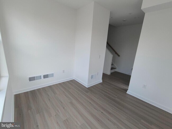 Building Photo - 3040 Northbank Pl