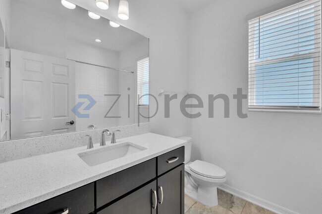 Building Photo - Unit n/a