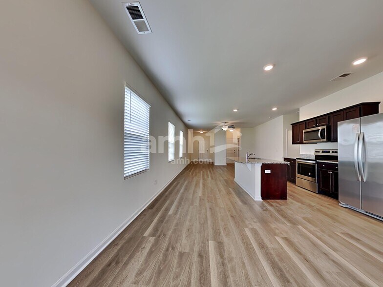 Building Photo - 219 Orion Way