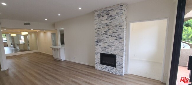 Building Photo - 1557 S Beverly Glen Blvd