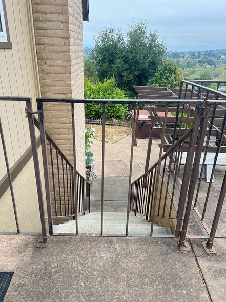 Building Photo - 107 Pajaro Way