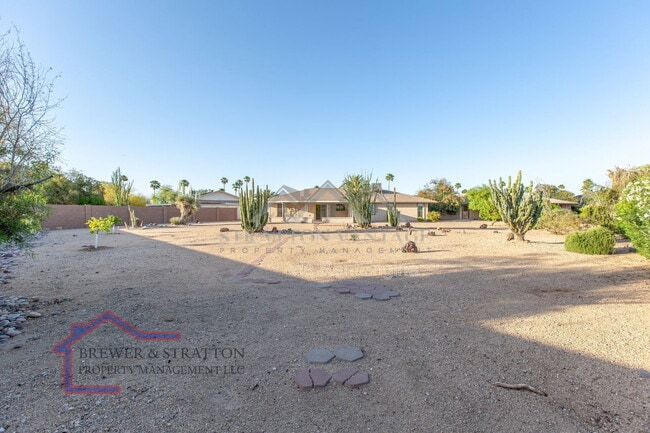 Building Photo - 18414 N 129th Ave