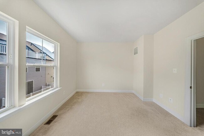 Building Photo - 3525 Carnaby St