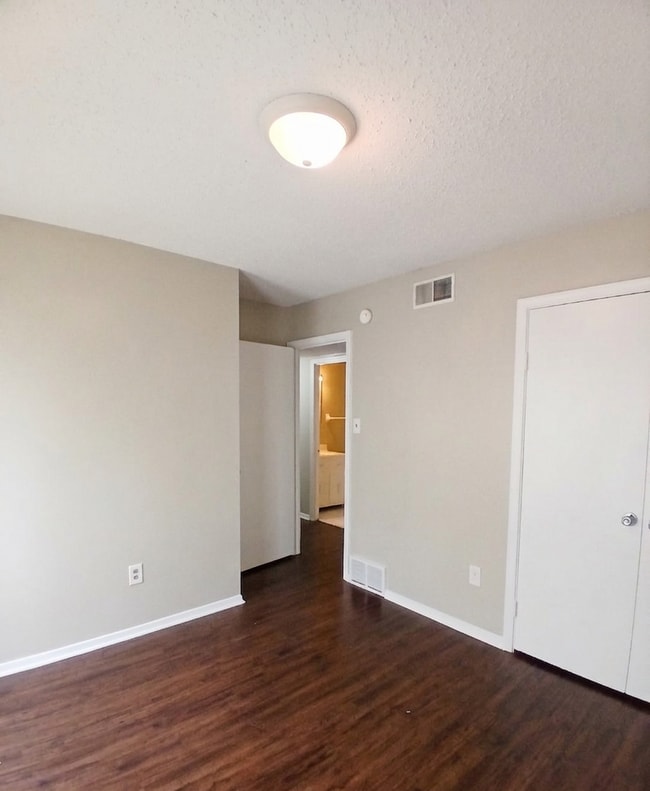 Building Photo - Move-in Ready! Charming 3 Bdrm - 2 Bath | Freshly Painted & Updated