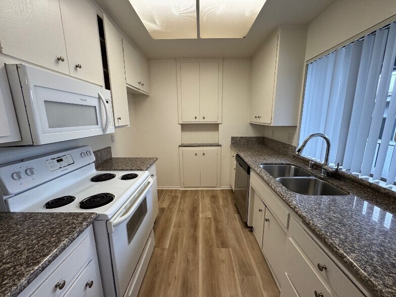 Building Photo - 2603 Harriman Ln