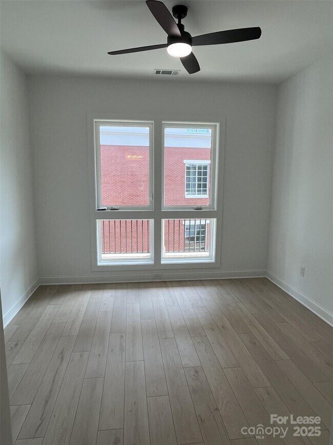 Building Photo - 19546 Greentree Way