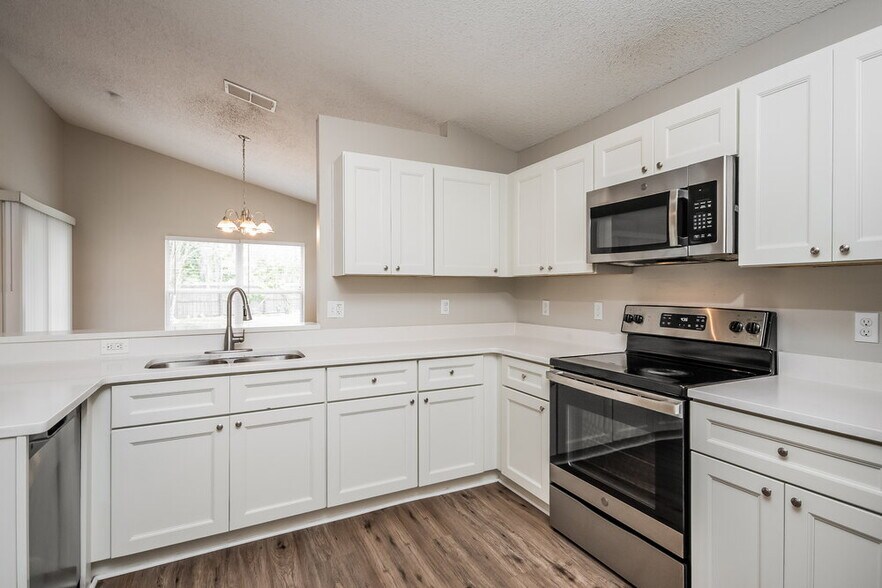 Building Photo - 2717 Andes Way