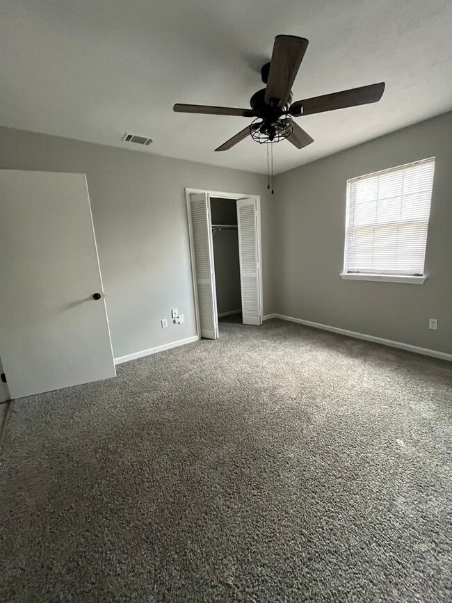 Building Photo - Duplex In Lake Jackson