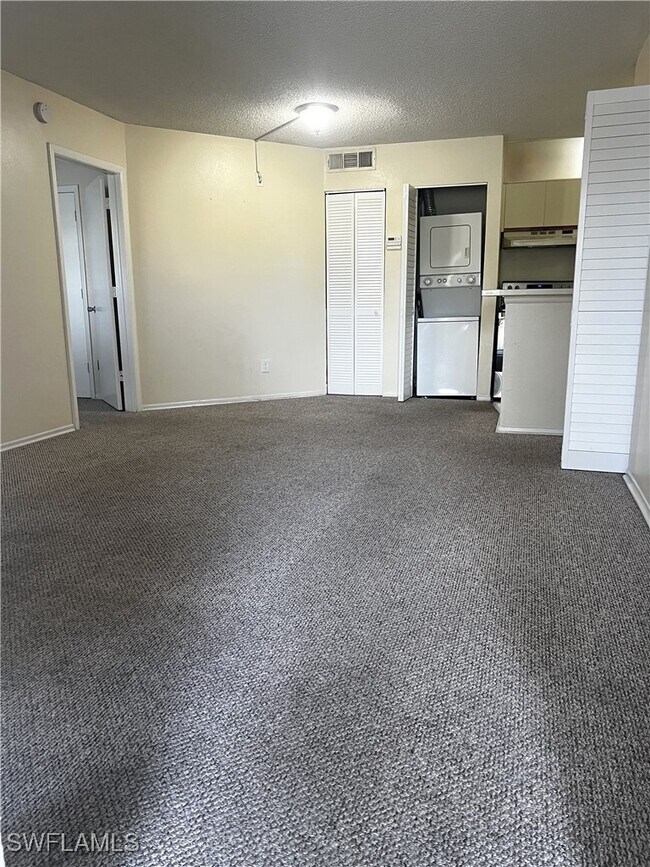 Building Photo - 153 Santa Clara Dr