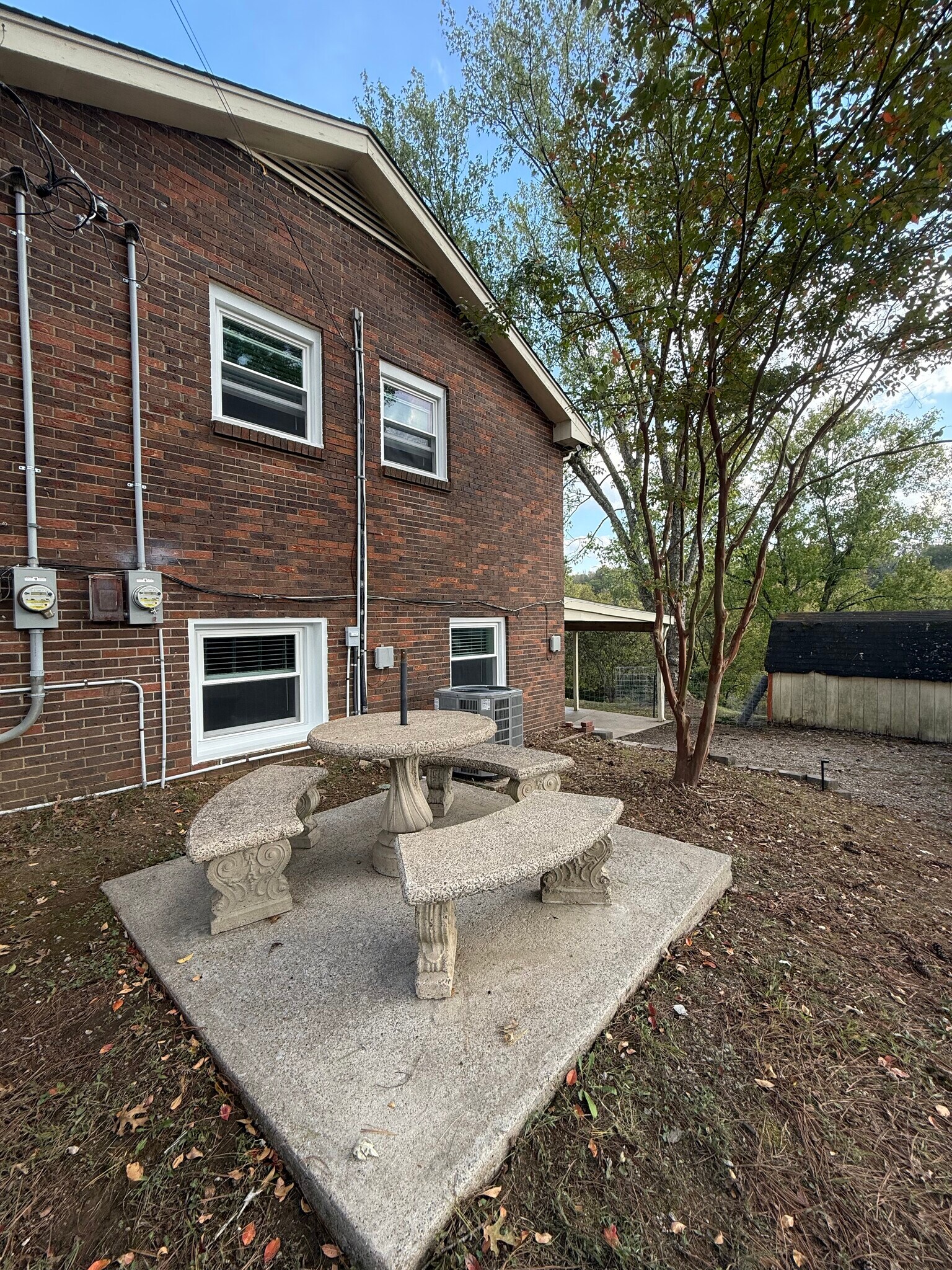 Building Photo - 214 Rosehill Dr