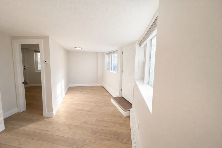 Building Photo - 53 White St