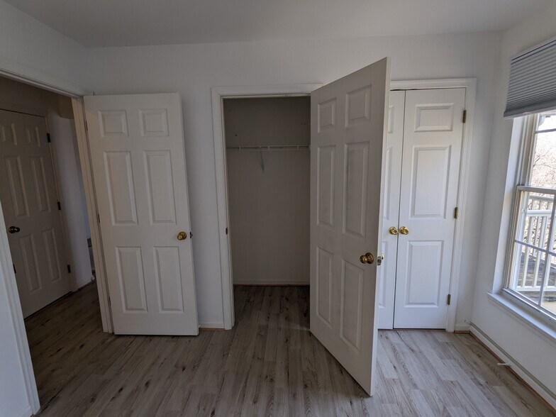 Building Photo - 13101 Briarcliff Ter