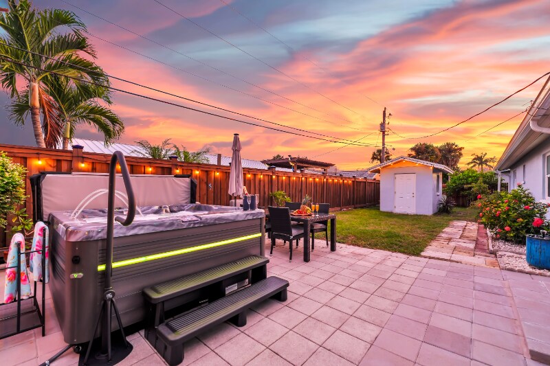 Building Photo - 363 Harbor Dr