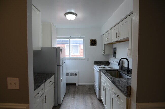 Building Photo - 7121 Delaware Ave