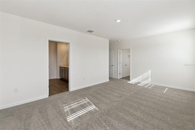 Building Photo - 2113 Walnut Crk Dr