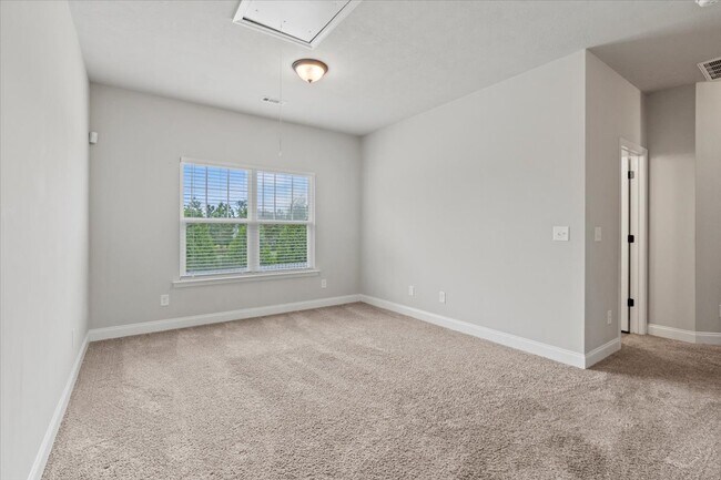 Building Photo - 105 Swinton Pond Rd