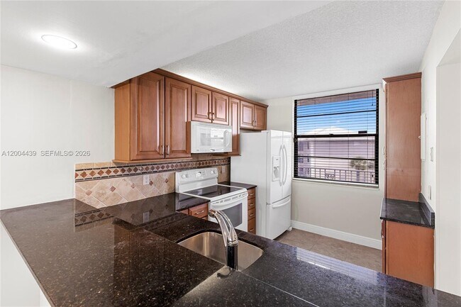 Building Photo - 1524 Whitehall Dr