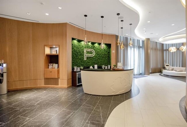 Building Photo - 851 NE 1st Ave