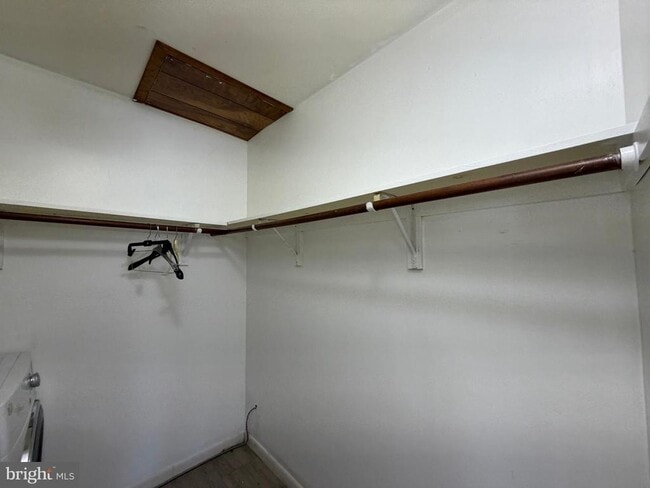 Building Photo - 644 Cooper St