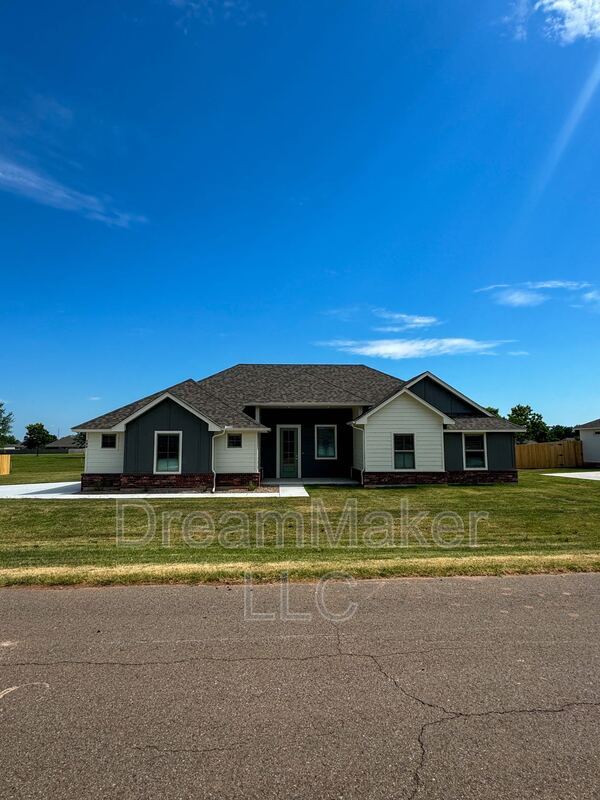 Building Photo - 790 Flowers Dr