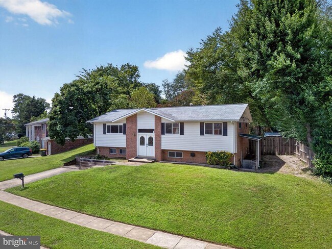 Building Photo - 8110 Springfield Village Dr