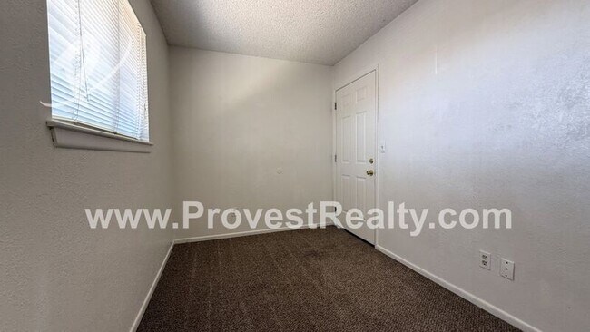 Building Photo - 12780 Redwing Rd