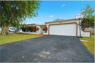 Building Photo - 920 NW 92nd Ave