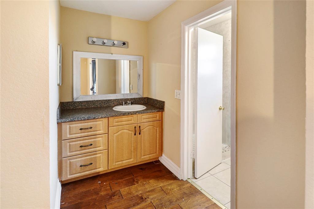 Building Photo - 5975 NW 25th Ct