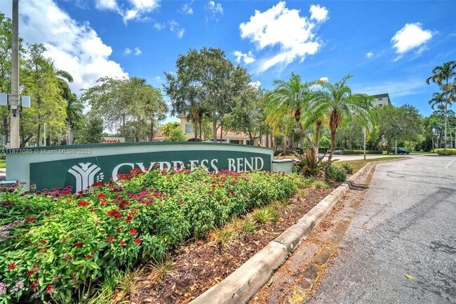 Building Photo - 2311 S Cypress Bend Dr