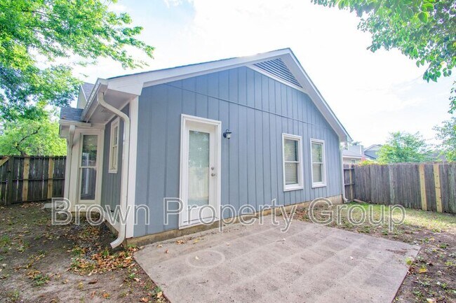 Building Photo - 6839 Shawcross Ln