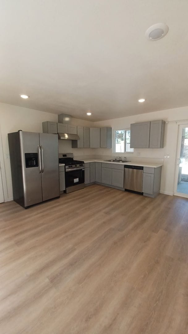 Building Photo - Modern 2 Bed/1 Bath Home, All Utilities In...