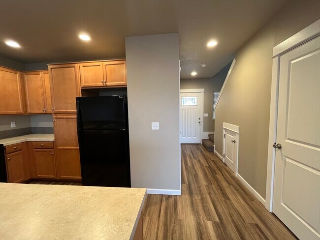 Building Photo - 952 S 58th St