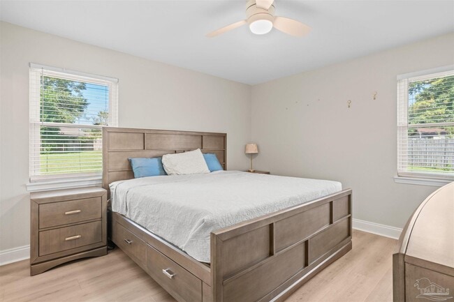 Building Photo - 4570 Yacht Harbor Dr