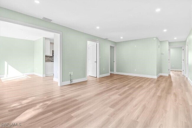 Building Photo - 407 Meadowlark Ln