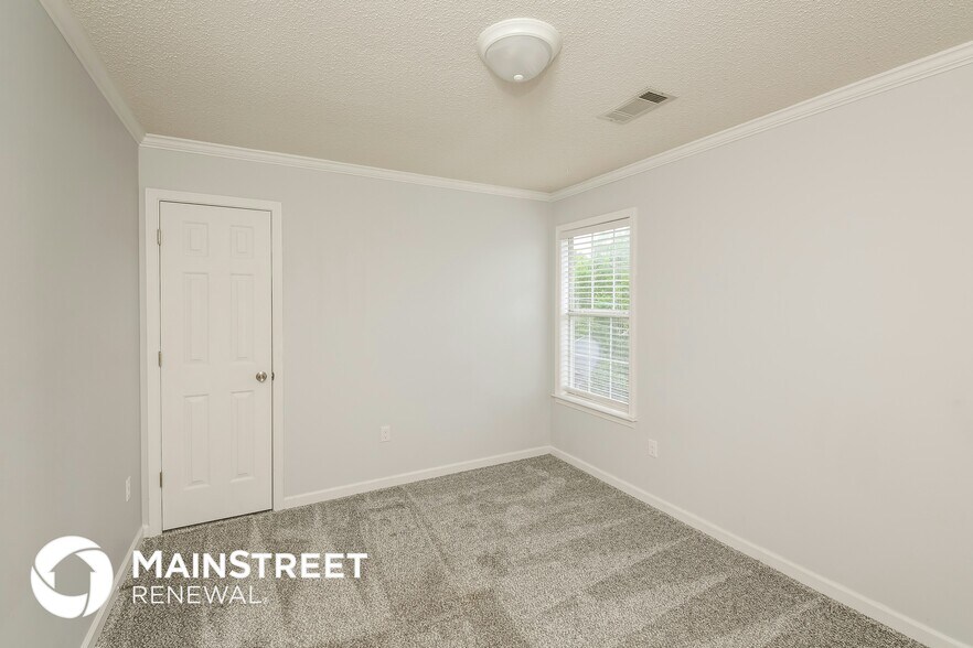 Building Photo - 4737 Calgary Cove