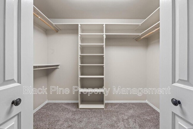 Building Photo - 2117 S Crimson Rose Way