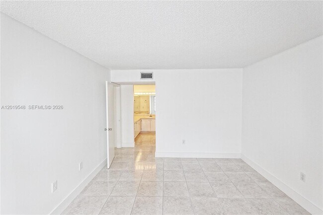 Building Photo - 5800 SW 127th Ave