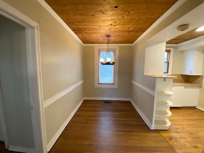 Building Photo - Newly Renovated Home in West Fondren!