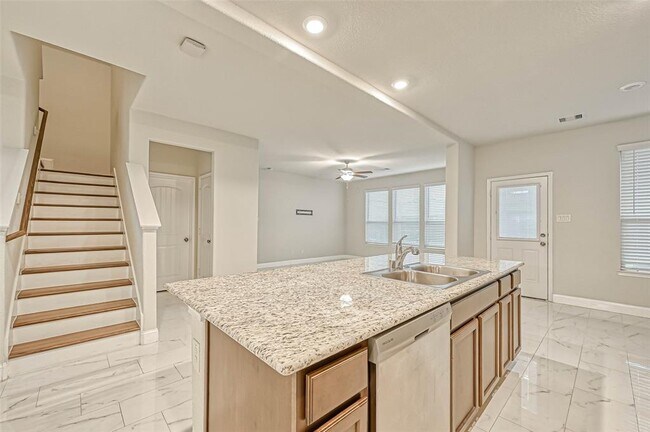 Building Photo - 25919 Aura Lake Ln