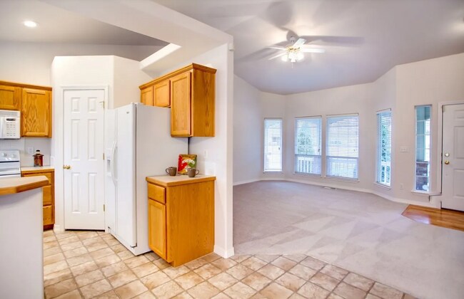Building Photo - Terrific Home In Amazing Neighborhood!