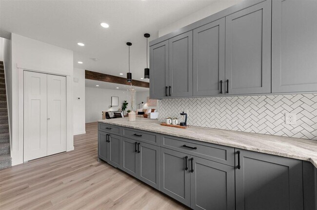 Building Photo - Brand New 2 Bed, 2 Bath Townhouse w/ a View!