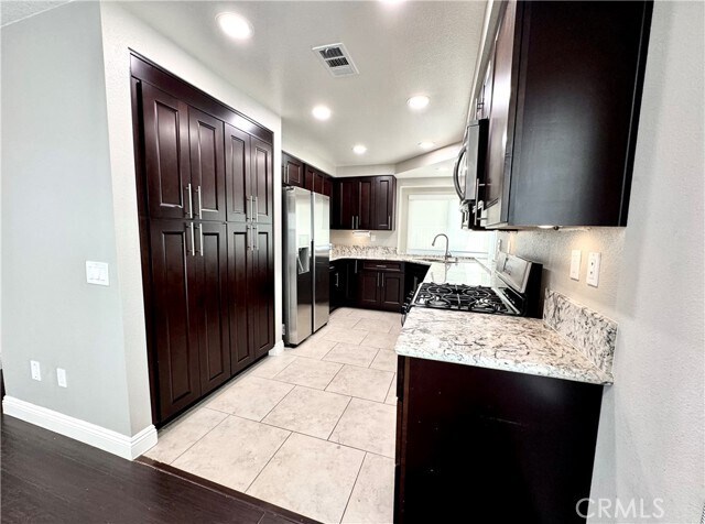 Building Photo - 16073 Crestline Dr