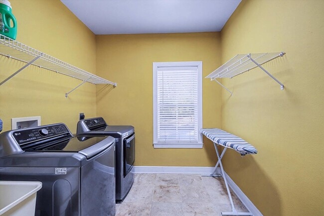 Building Photo - 2065 Ox Bottom Rd