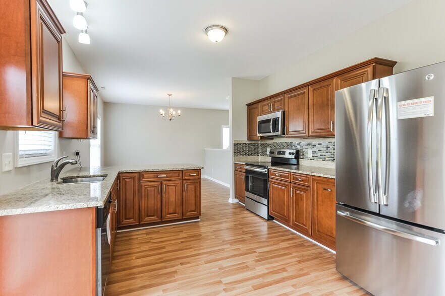 Building Photo - 7032 Spanglers Spring Way