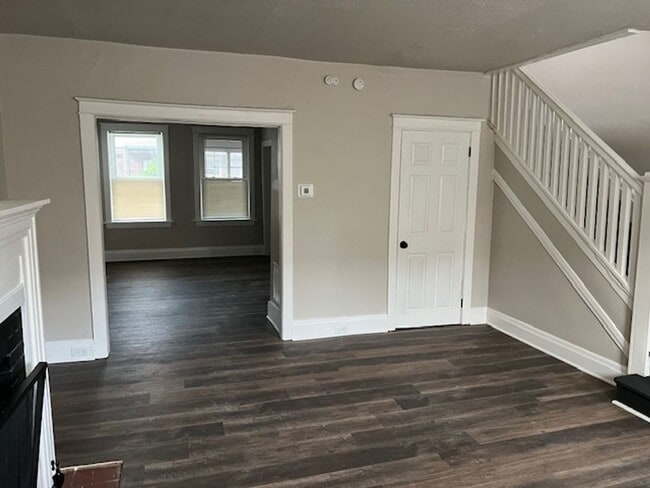 Building Photo - $1,300 Harrisburg 3 bedroom house for rent