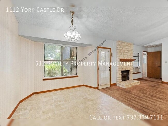 Building Photo - 1112 York Castle Dr
