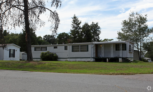 Building Photo - Cedar Grove