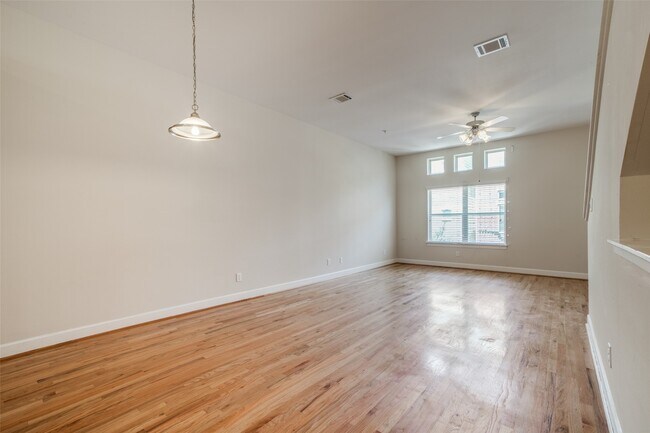 Building Photo - 2710 Hullsmith Dr