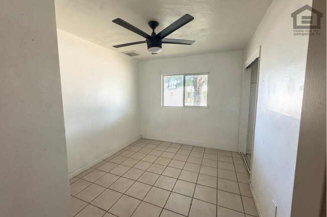Building Photo - 4Bed/2Bath House at Glendale Ave/19th Ave! Ready for Immediate Move-In! – RV GATE! NO HOA!