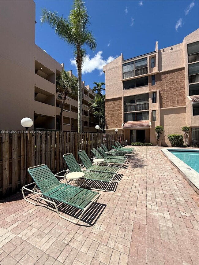 Building Photo - 6800 Cypress Rd